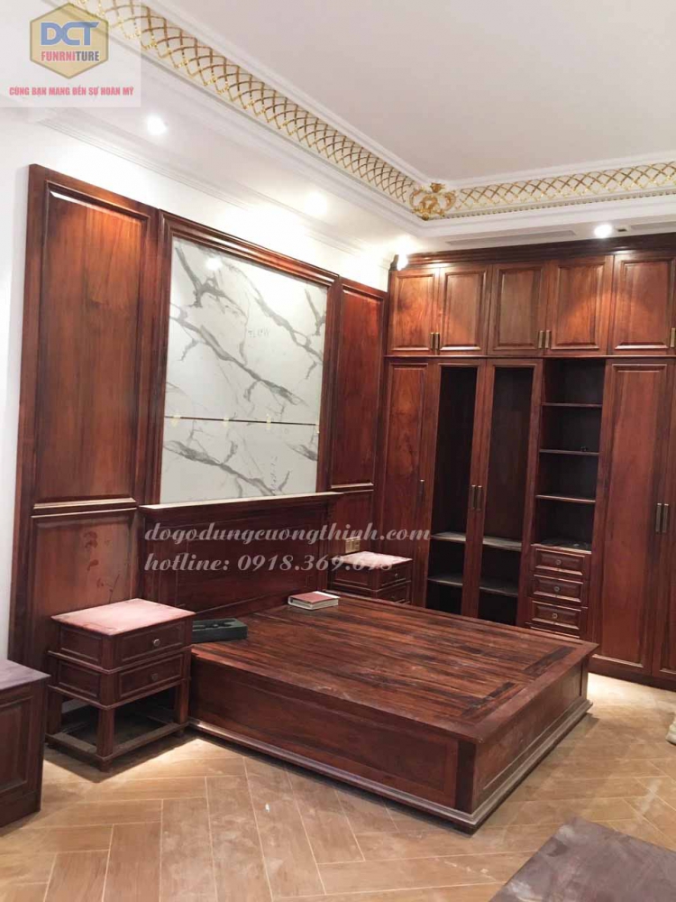 Mẫu tủ áo gỗ óc chó thiết kế kích trần cao cấp TA42